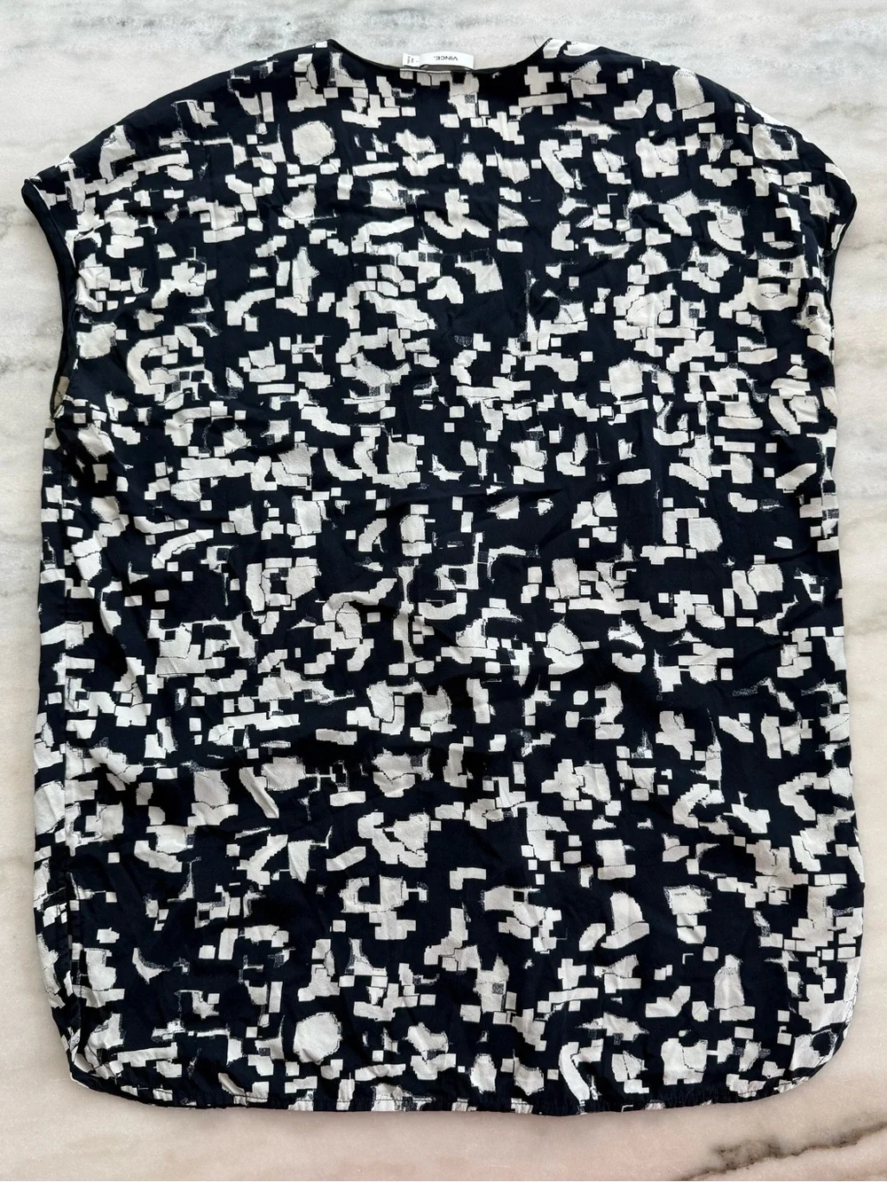 Vince 100% Silk Sleeveless Top Abstract Print Women Size M - Picture 6 of 12